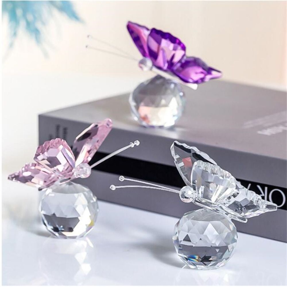 ผีเสื้อคริสตัลพร้อมลูกบอลแกะสล - Paper Weight Crystal บทวิจารณ์และราคา